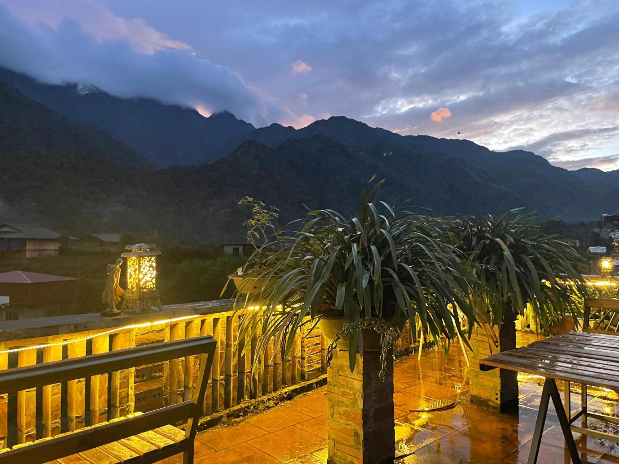 Stone Paradise Homestay Sa Pa Esterno foto